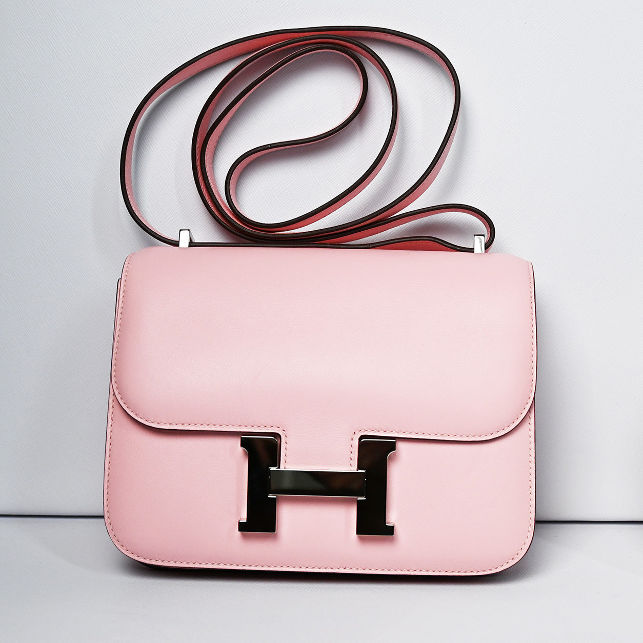 Hermès Constance 18cm Rose Sakura Swift PHW