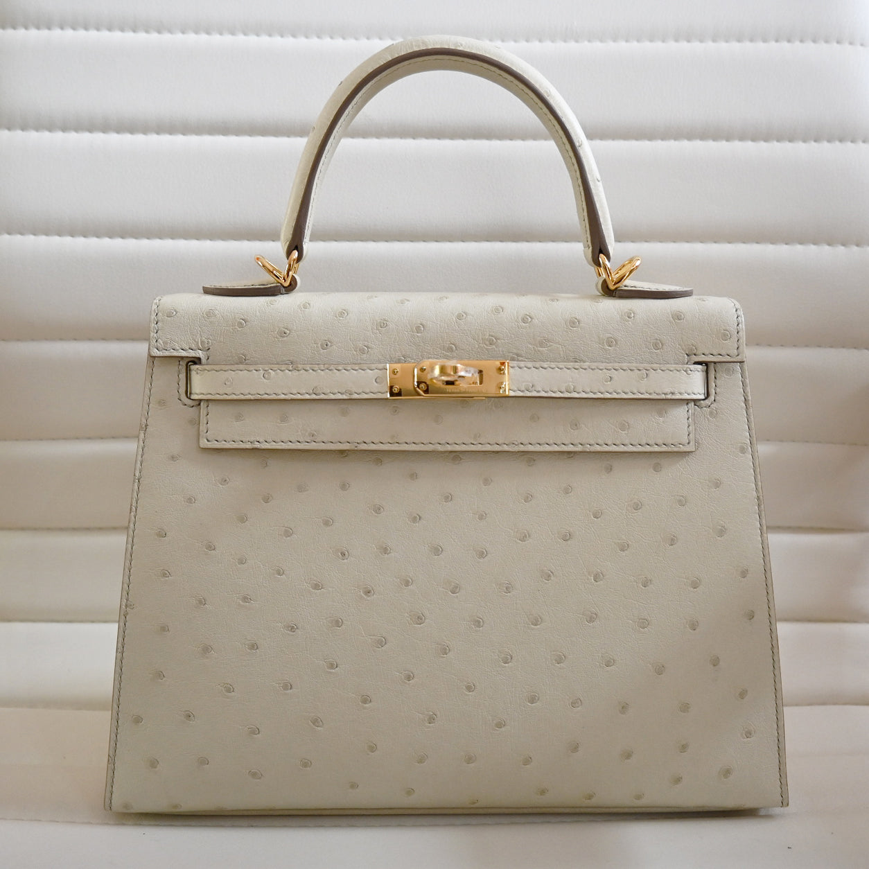 Hermès Kelly 25cm Craie Ostrich GHW