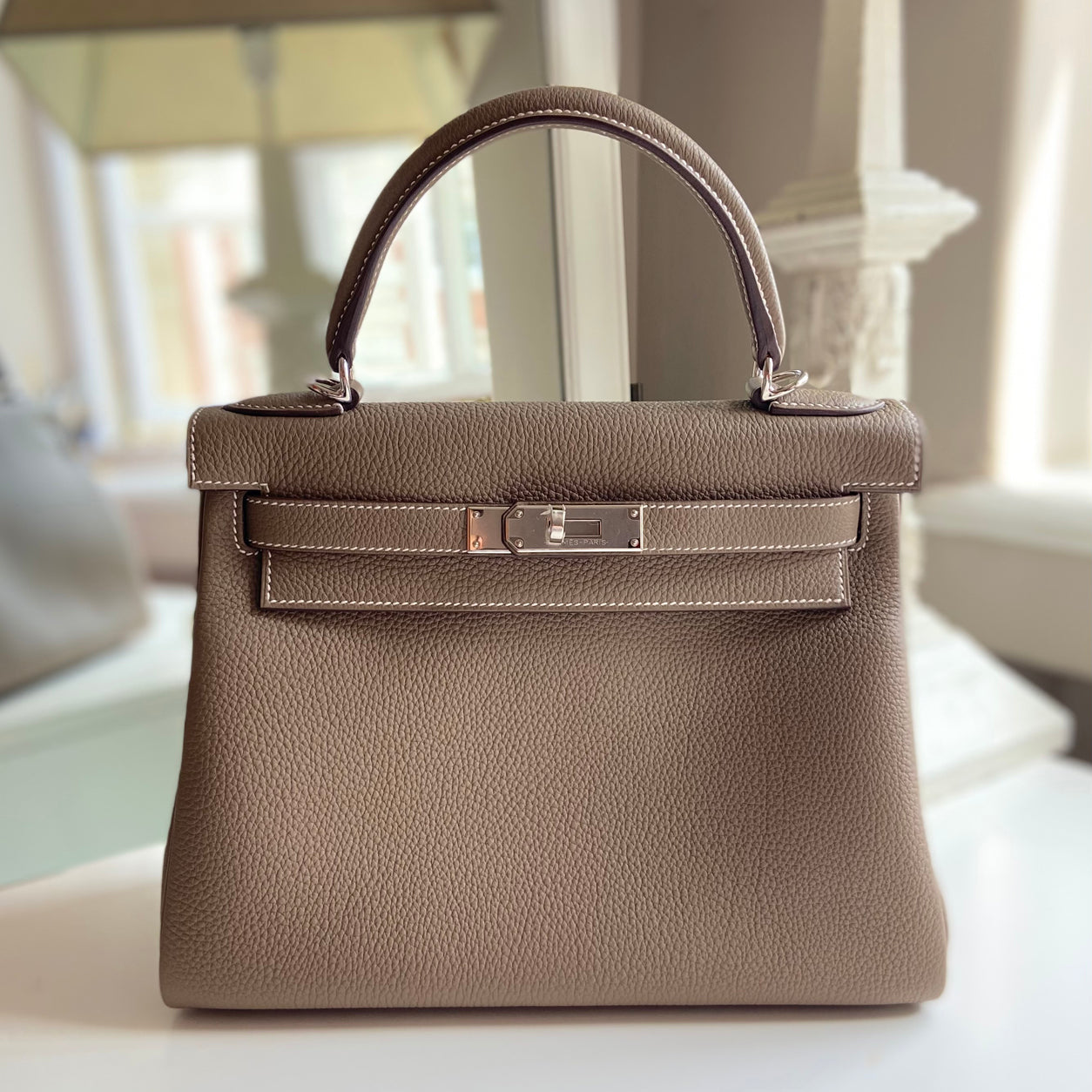 Hermès Kelly 28cm Etoupe Togo PHW