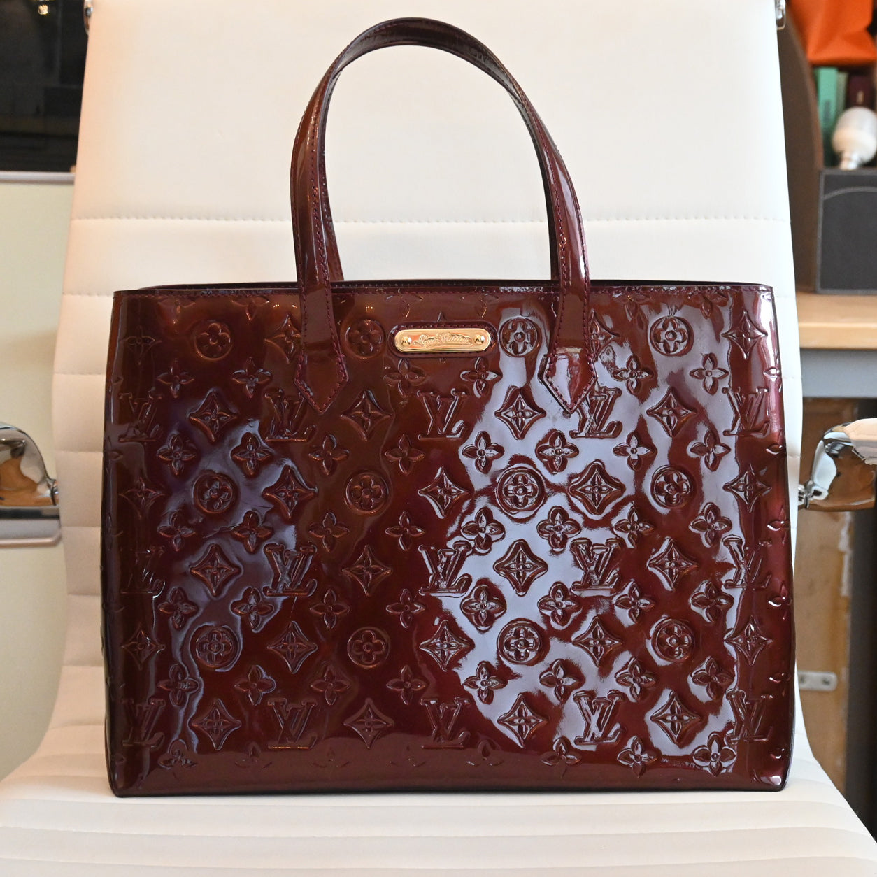 Louis Vuitton Wilshire Tote MM Burgundy Monogram Vernis GHW - Preloved