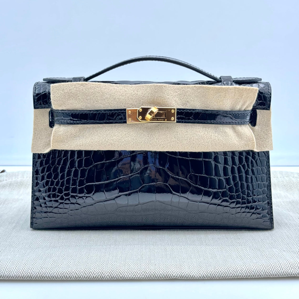 Hermès Kelly 22cm Black Pochette Shiny Alligator GHW
