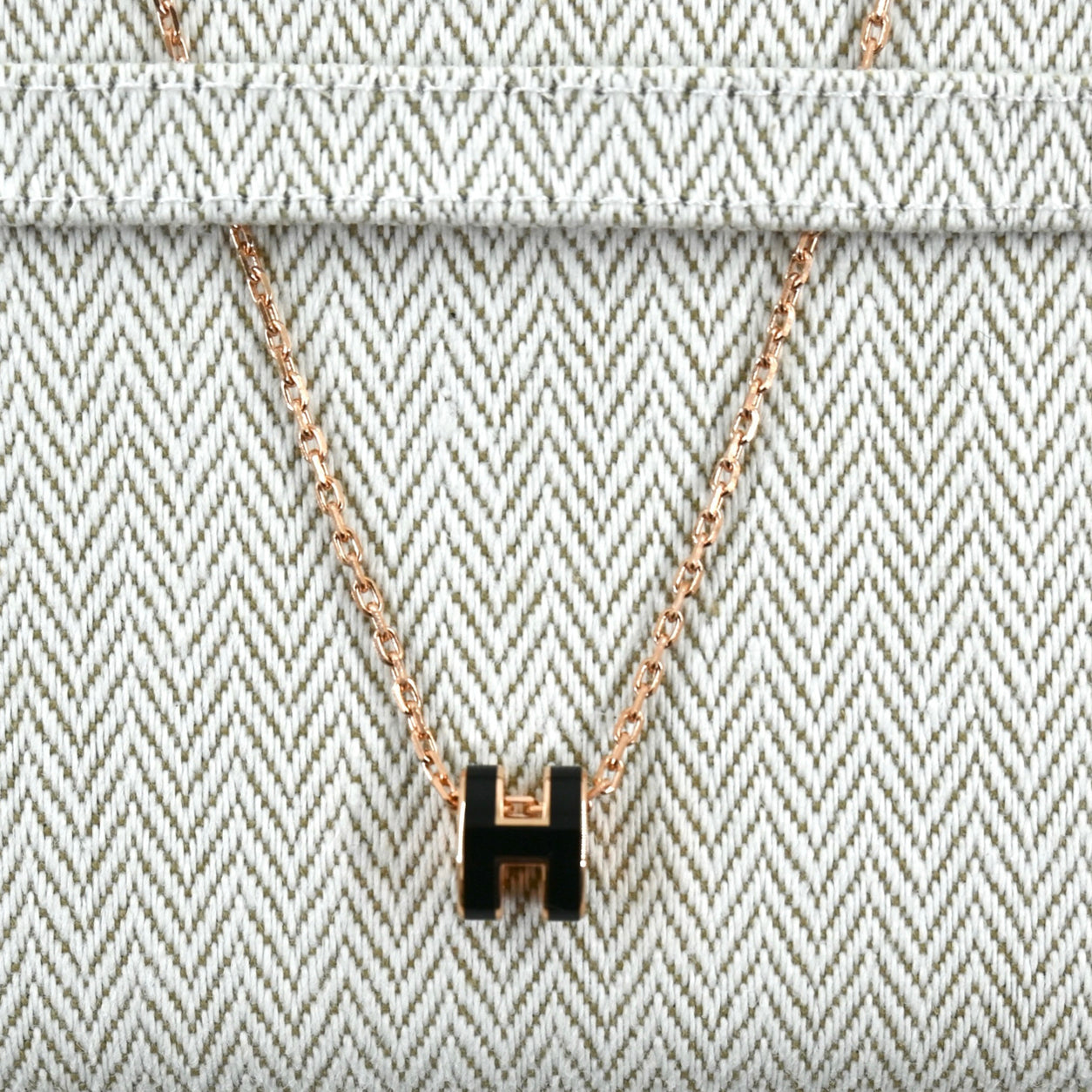 Hermès Mini Pop H Necklace. Black/Rose Gold
