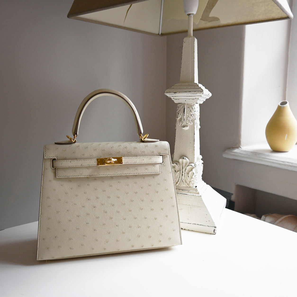 Hermès Kelly 25cm Craie Ostrich GHW