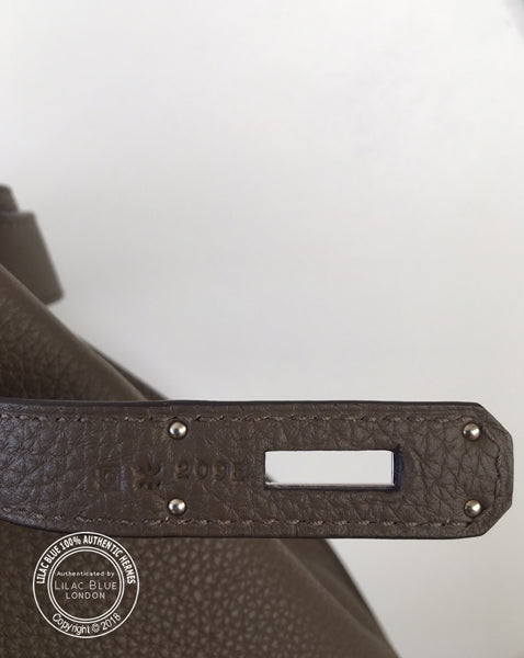 Hermès So Kelly 26cm Taupe Togo PHW - As New