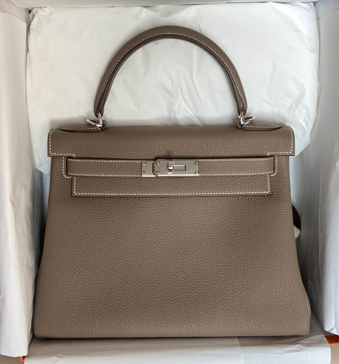 Hermès Kelly 28cm Etoupe Togo PHW