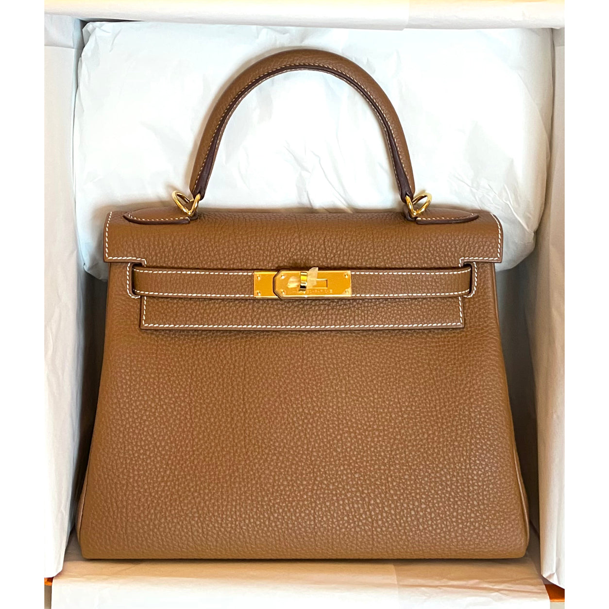 Hermès Kelly 28cm Gold Togo GHW