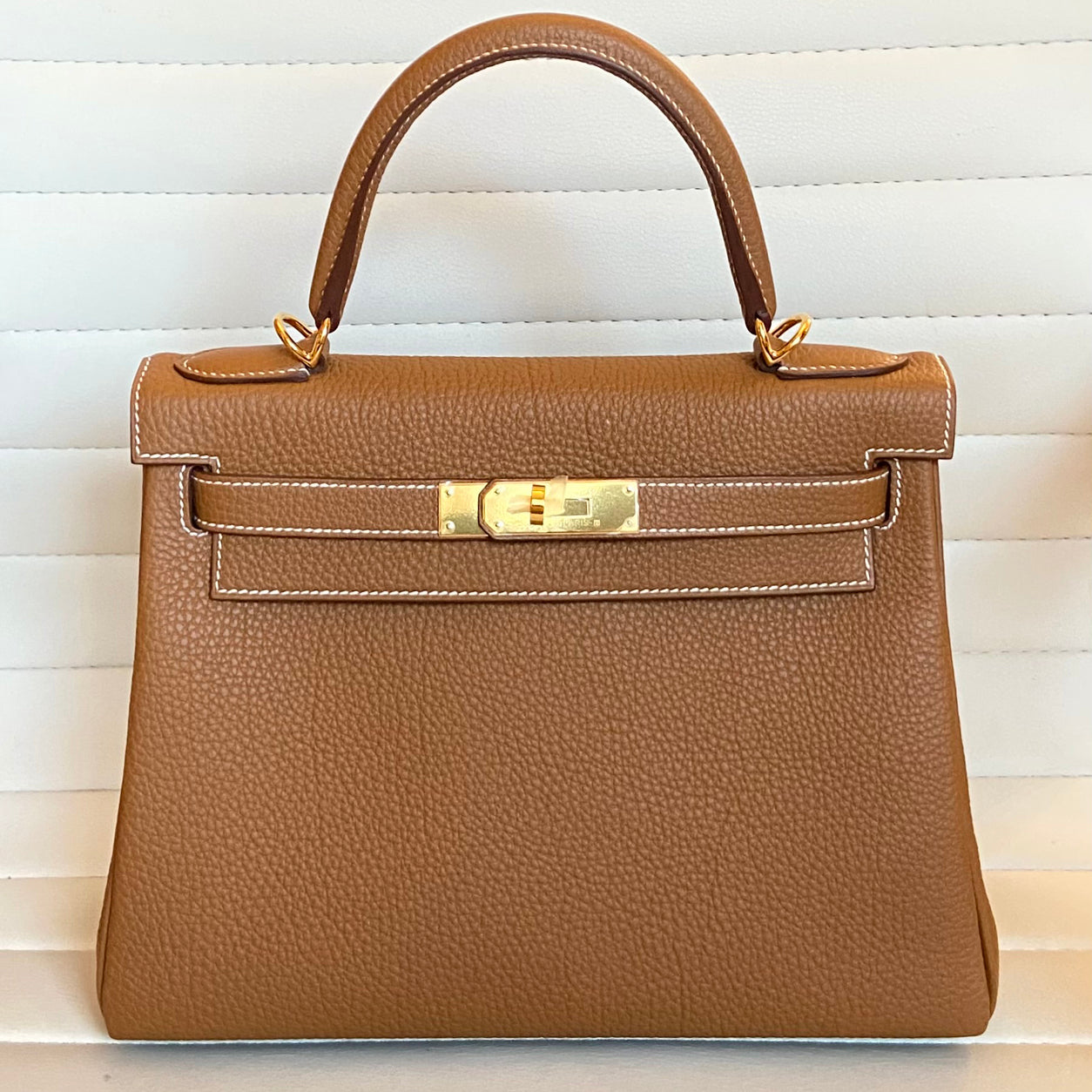 Hermès Kelly 28cm Gold Togo GHW