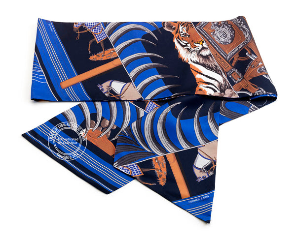 Hermès Maxi Twilly Carré en Carrés. Marine, Klein Blue, Brun