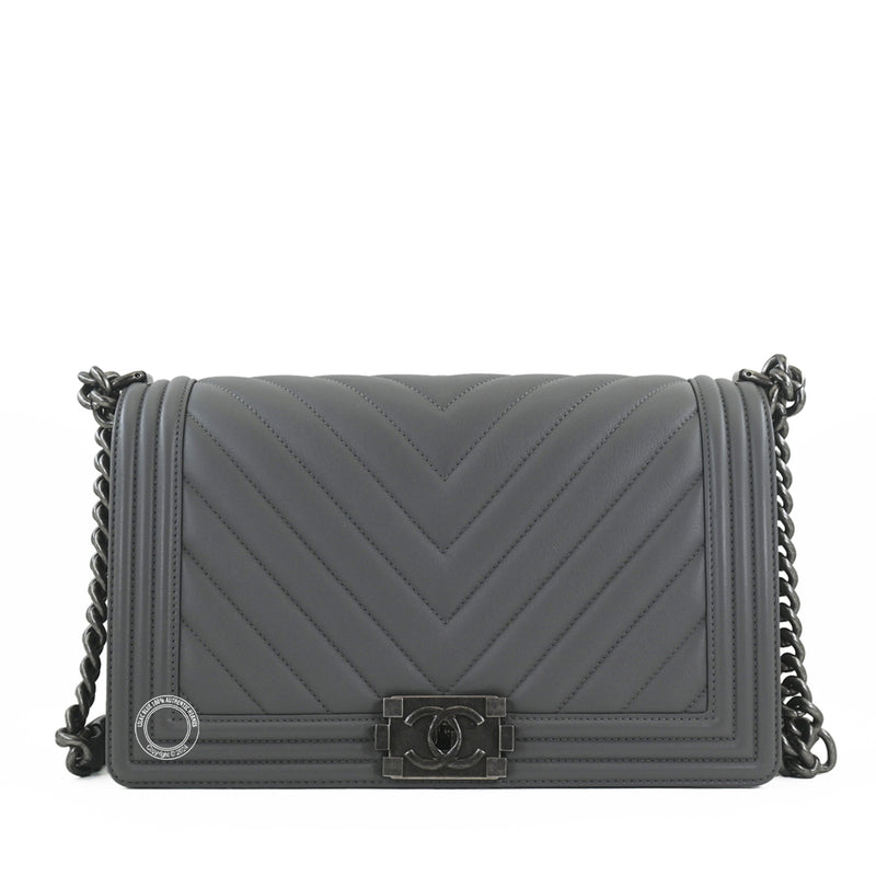 Chanel Boy Bag Grey Chevron Calfskin Ruthenium - Preloved