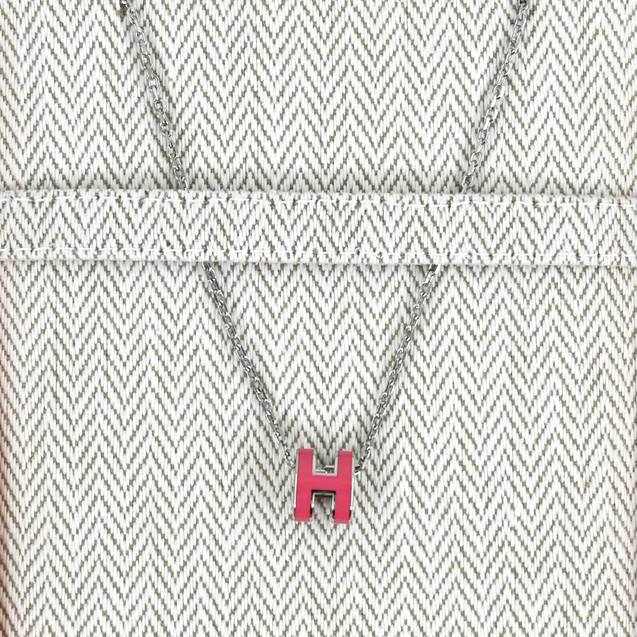 Hermes Mini Pop H Necklace. Rose Tropique/Silver