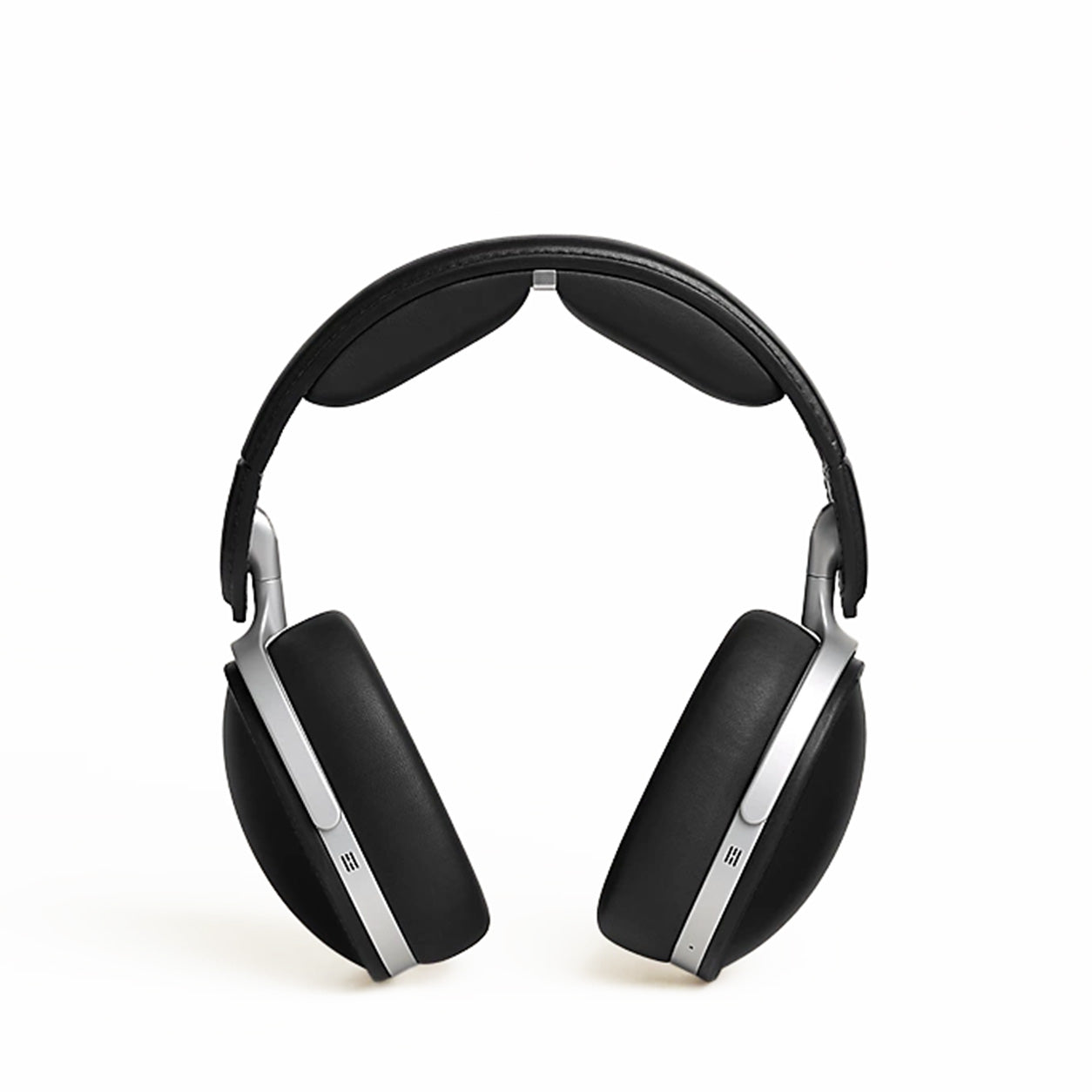 Hermès Headphones in Black.